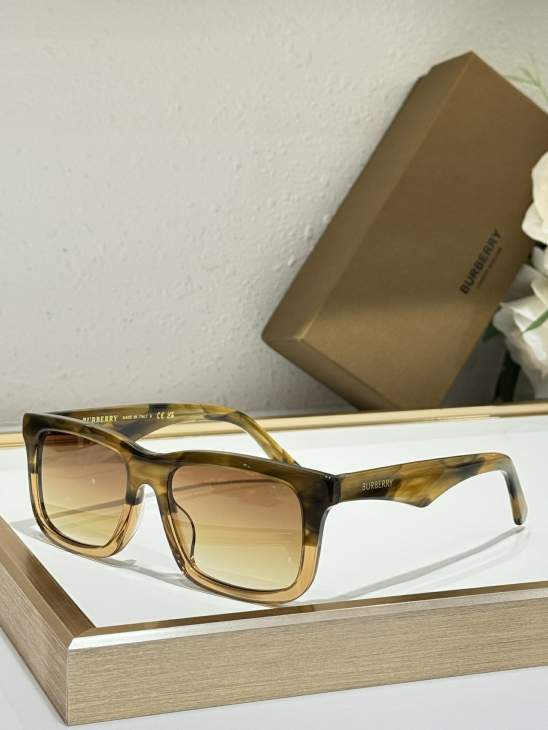 Picture of Burberry Sunglasses _SKUfw77795857fw